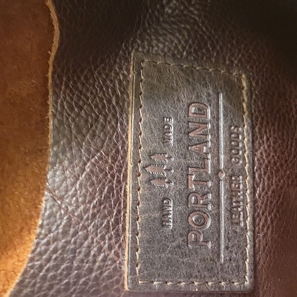 Portland Leather Medium Crossbody Coldbrew - Picture 5 of 9